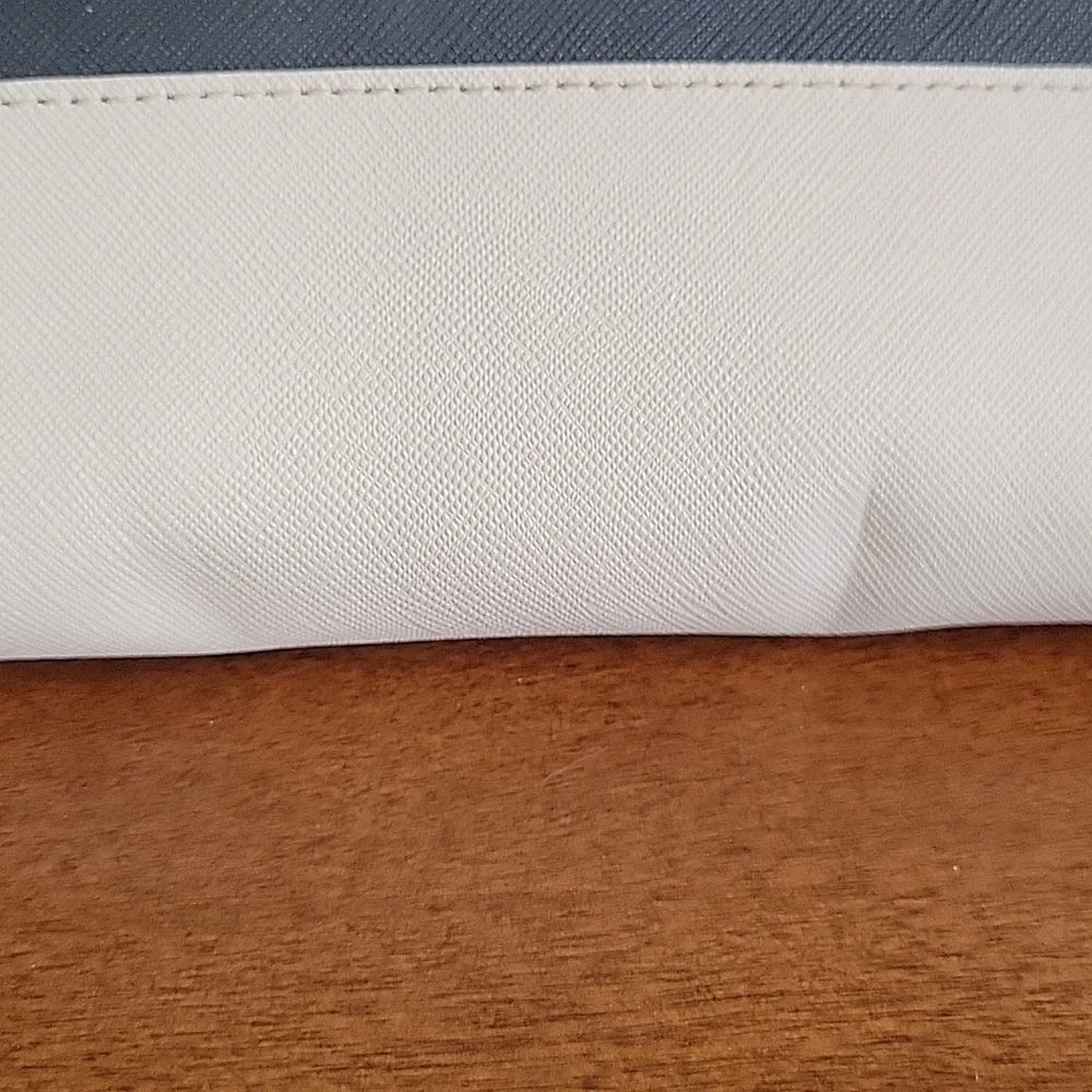 Kate Spade New York Wallet